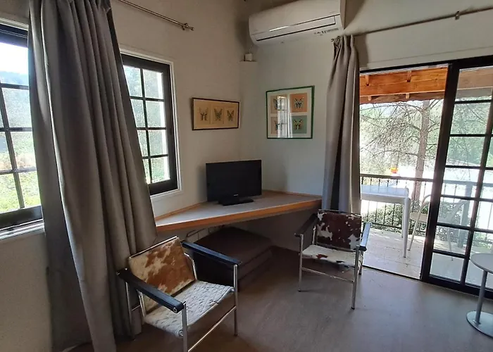 Calming Mountain View With Balcony & Free Parking Near Kakopetria *