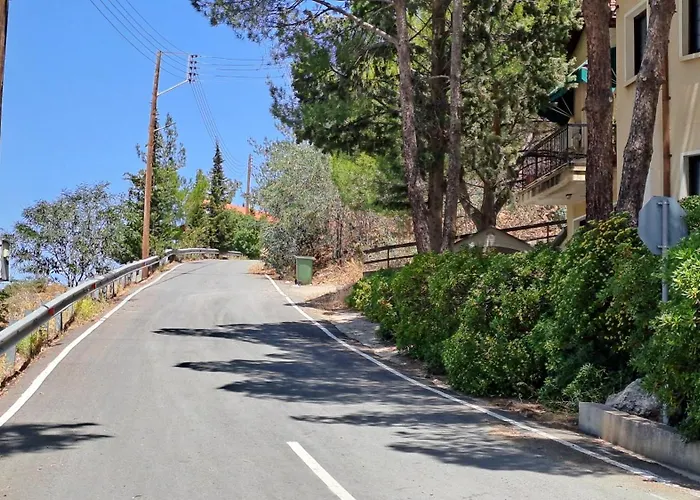 Apartmán Calming Mountain View With Balcony & Free Parking Near Kakopetria Nikósie