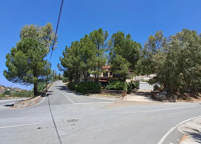 Calming Mountain View With Balcony & Free Parking Near Kakopetria Apartmán *